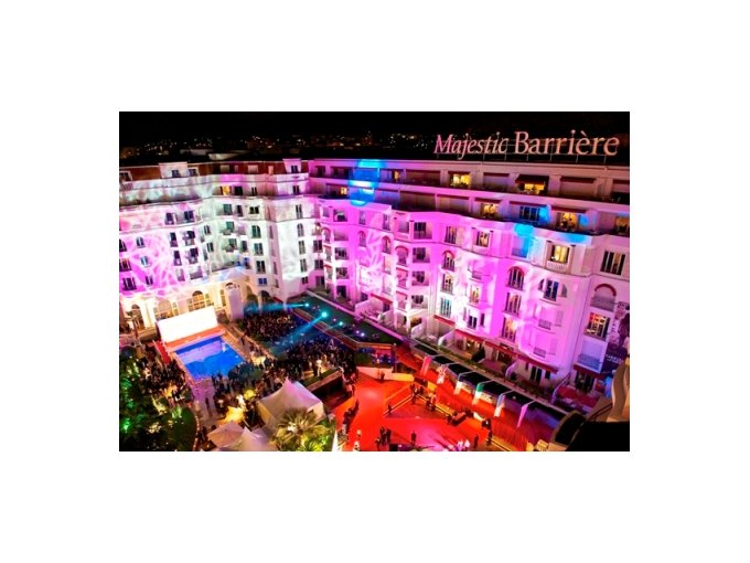 L'Hôtel Barrière Le (…)