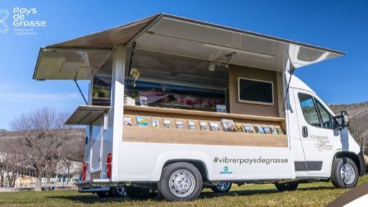 La ville de Grasse réinvente l'accueil touristique avec le Tourism'n Truck