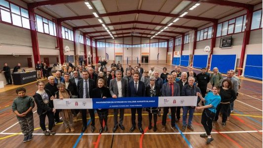 Collège Auguste-Blanqui : des écrans numériques et un gymnase modernisé