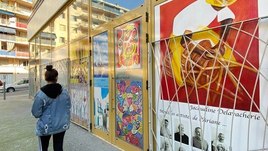 Quand des vitrines vacantes de l'Ariane deviennent un espace de cre ?ation et d'exposition