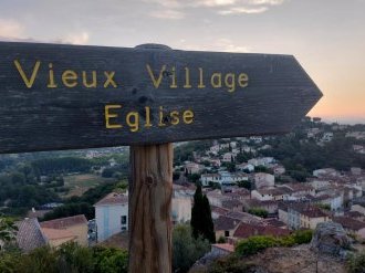 A Pierrefeu-du-Var, les balades historiques ont séduit les touristes
