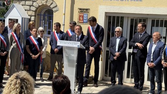 Le Lavandou rend hommage aux victimes des inondations de Cavalière