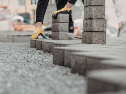 La Commune de La Bollène-Vésubie lance un avis de marché pour la reconstruction d'un mur de soutènement du square des Héros