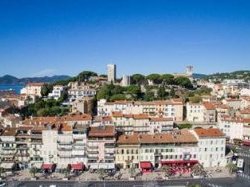 La Mairie de Cannes révise son Règlement Local de Publicité afin de protéger les paysages et réduire la pollution visuelle