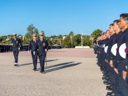 Au Pôle Écoles Méditerranée, présentation aux drapeaux des élèves et du personnel