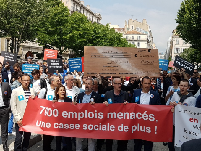 Les commissaires aux (…)
