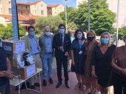 Vence : Distribution de visières solidaires aux personnels soignants des centres de PMI 