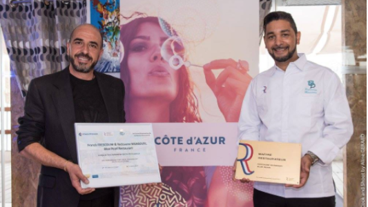Le Blue Pearl reçoit son titre de Maître Restaurateur