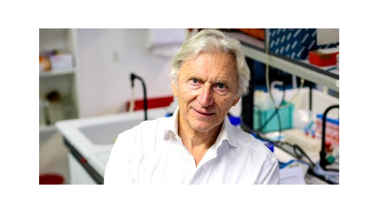Le Professeur Michel Lazdunski décoré ce soir des Insignes de Commandeur dans l'Ordre de la Légion d'Honneur