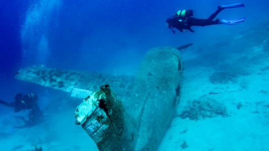Saint-Cyr-sur-Mer : Une enquête ouverte après de possibles dégradations sur l'épave d'un avion américain de la Seconde Guerre mondiale