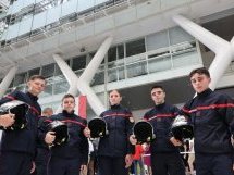 100 jeunes sapeurs-pompiers distingués lors d'une remise de casques à Marseille