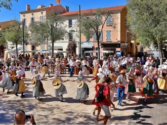 La Garde prend les belles couleurs de la Provence 