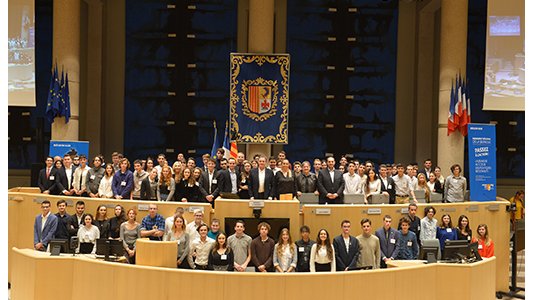 Les 105 nouveaux élus du Parlement Régional de la Jeunesse prêts à siéger !