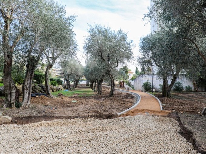 A Cannes le Square des