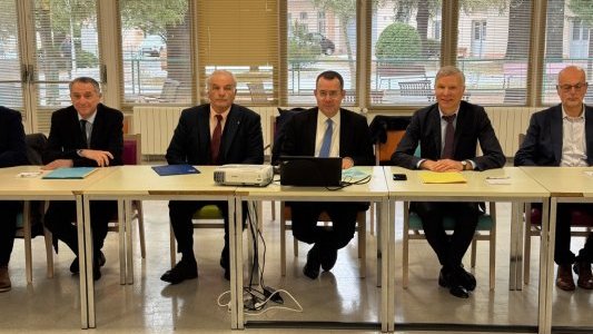 À Tende, l'État confirme son engagement pour la reconstruction et l'accès aux soins