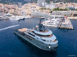 Arrivée en fanfare du M/Y Ragnar pour lancer la "Monaco Capitale du Yachting Experience"