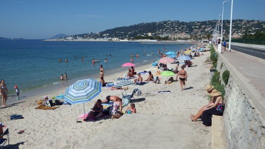 Antibes Juan-les-Pins garantit des plages propres et sécurisées tout au long de la saison estivale