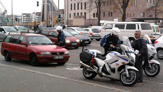 Route : interdiction de signaler les contrôles de police