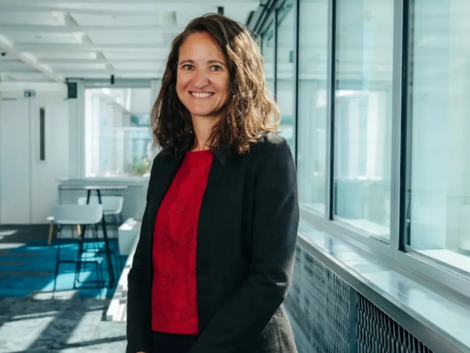 Marie Canton prend la (…)