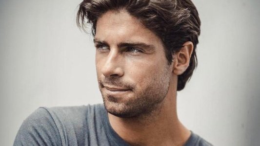 Tom Leeb, le beau gosse va enchanter l'été !