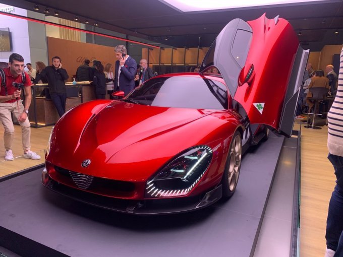 Alfa Romeo 33 Stradale :