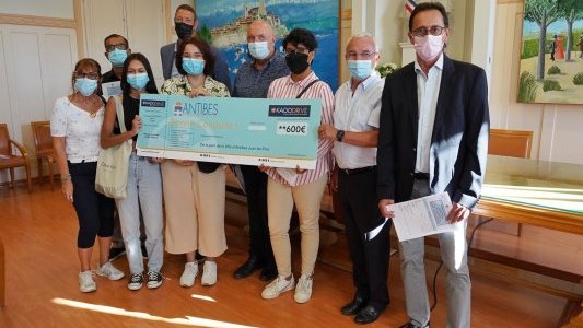 Antibes lance "Kadodrive", dispositif d'aide financière pour l'obtention du permis de conduire des 18 à 25 ans