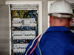 Avis de marché pour la fourniture d'électricité avec une puissance supérieure à 36 kVA pour les locaux du CDG06
