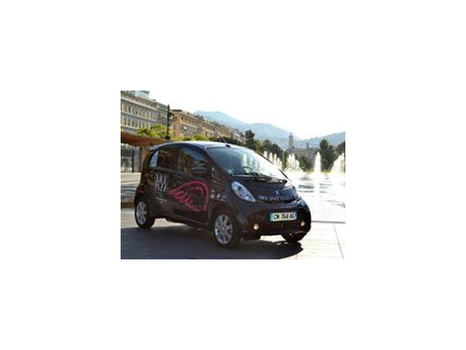 L'Auto Bleue au diapason