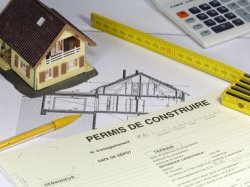 Le raccordement d'un projet aux réseaux publics sans l'accord de la collectivité publique justifie le refus de permis de construire