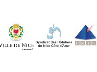 Remise de chèque par le Syndicat des Hôteliers de Nice Côte d'Azur au fonds de soutien aux victimes et familles de victimes de l'attentat du 14 juillet 2016 créé par le CCAS de Nice