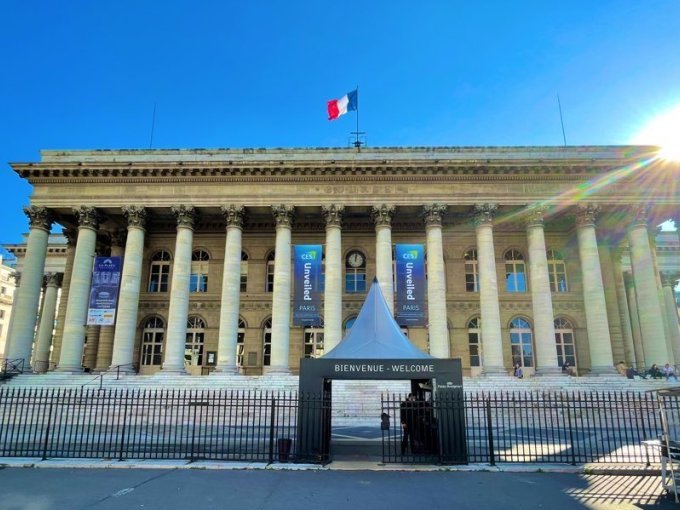 CES Unveiled Paris : (…)