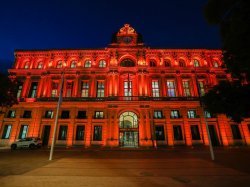 Le 25 novembre, l'Hôtel de Ville de Cannes s'éclaire en orange