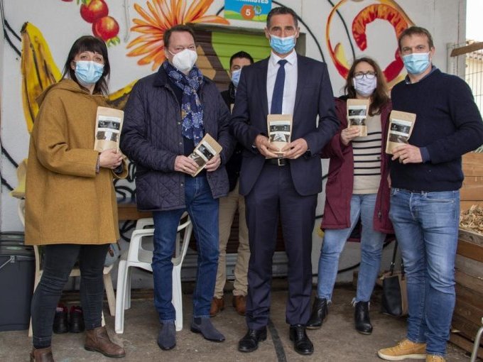 Les Alchimistes, Prix (…)