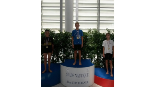 Natation : Michel Arkhangelsy 12 ans bat le record Régional du 100M DOS !!