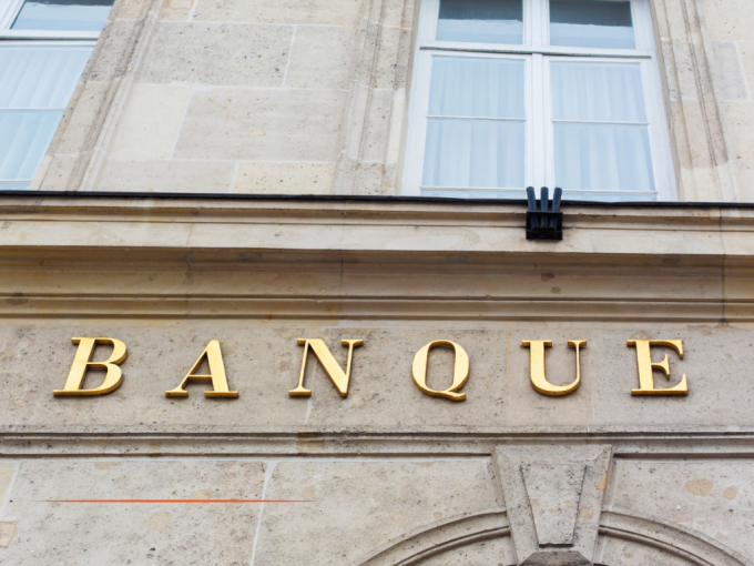 L'implication nécessaire