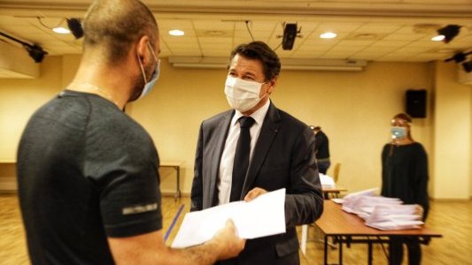 Premier jour de distribution : 17 160 masques ont déjà été retirés par 8580 Niçois !