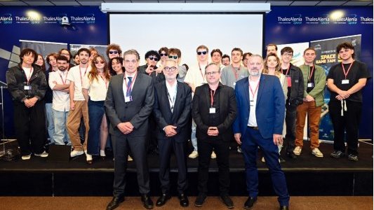 À Cannes, le Space Game Jam 99 « Objectif Terre » met le jeu vidéo au service de la filière spatiale