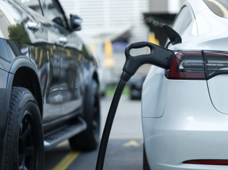 Fin progressive de l'exonération de la taxe sur les conventions d'assurances (TSCA) pour les véhicules électriques : les assureurs prennent-ils le relais ?