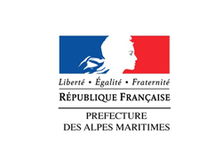  Jean-Pierre Floris, délégué interministériel aux restructurations d'entreprises sur le site de GALDERMA le 5 juillet