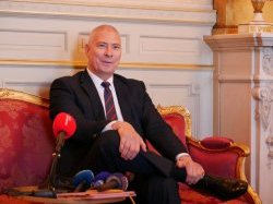 Hugues Moutouh : « J'applique la loi »