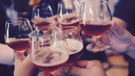 Alpes-Maritimes : les bars ferment dès ce soir à 22h pour quinze jours