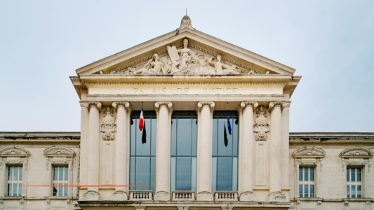 Accident sur le port de Nice : un conducteur de 24 ans jugé en comparution immédiate