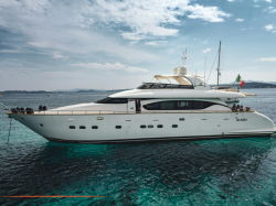 Antibes : ils s'« Attac » aux mégayachts polluants