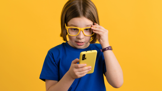 Accompagner son enfant vers son premier smartphone : Orange vous invite à un atelier gratuit à Cannes