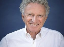 Conférence de Nelson Monfort : « Itinéraire d'une passion olympique » à Cannes