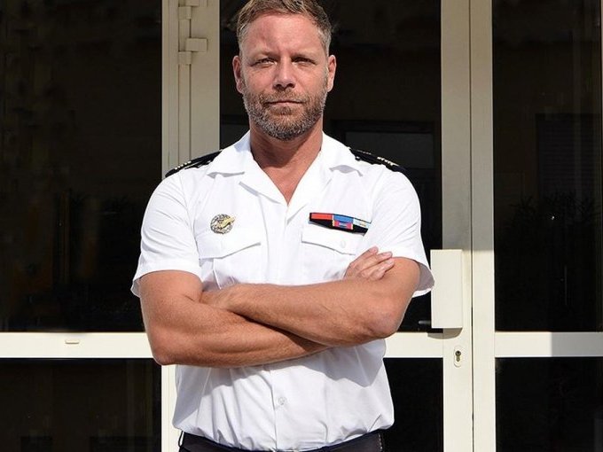 Un nouveau commandant (…)