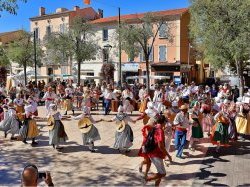 La Garde prend les belles couleurs de la Provence 