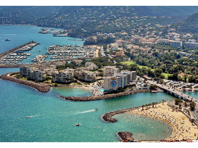MANDELIEU LA NAPOULE (…)