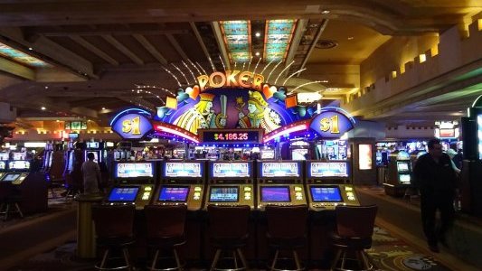 Eric Pauget demande la réouverture des Casinos au ministre de l'Économie 