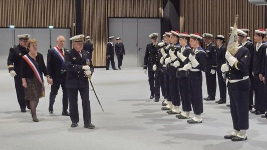 La Préparation Militaire Marine de Toulon a reçu son fanion